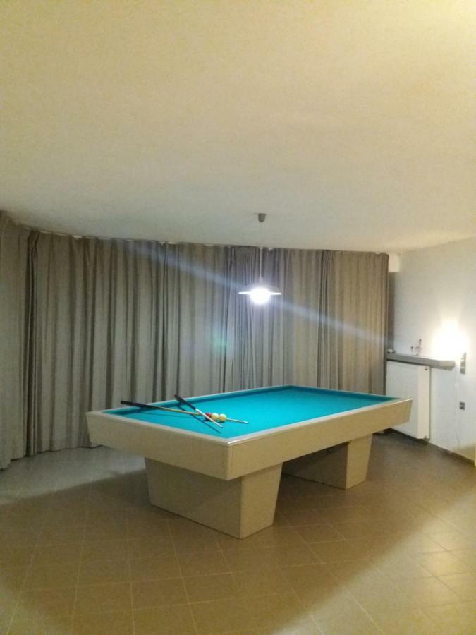 Villa Serenis Porovitsa Buitenkant foto